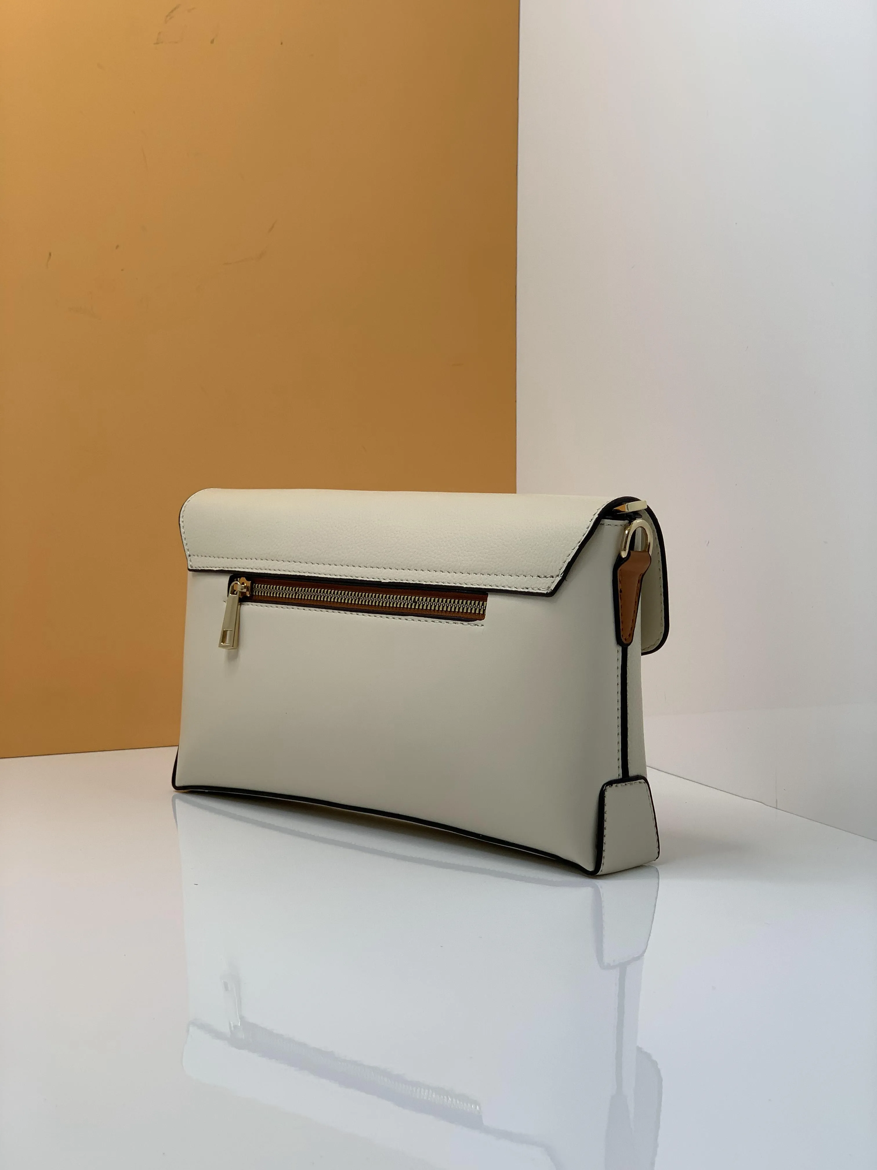 مبینا میل بلند دستی