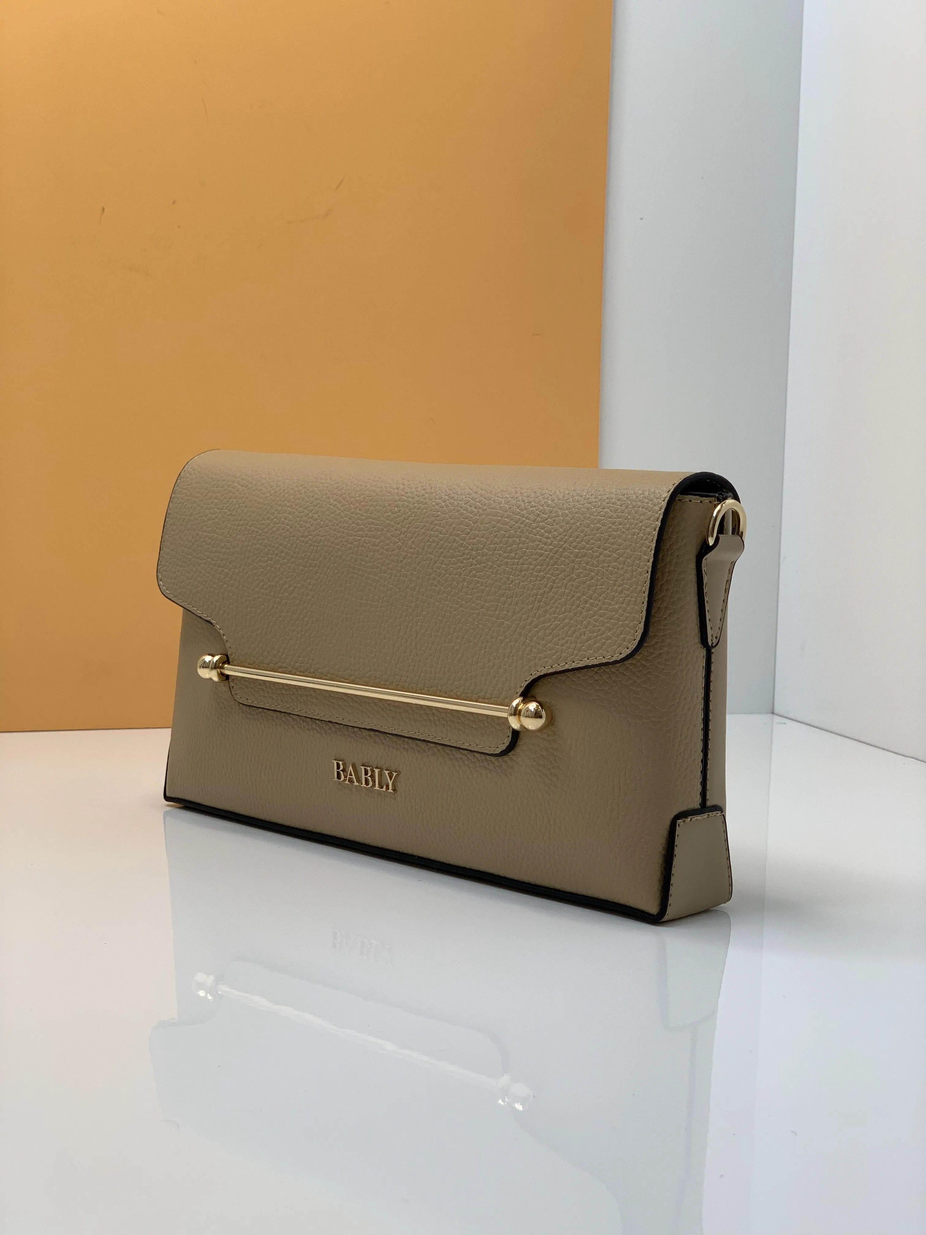 مبینا میل بلند دستی