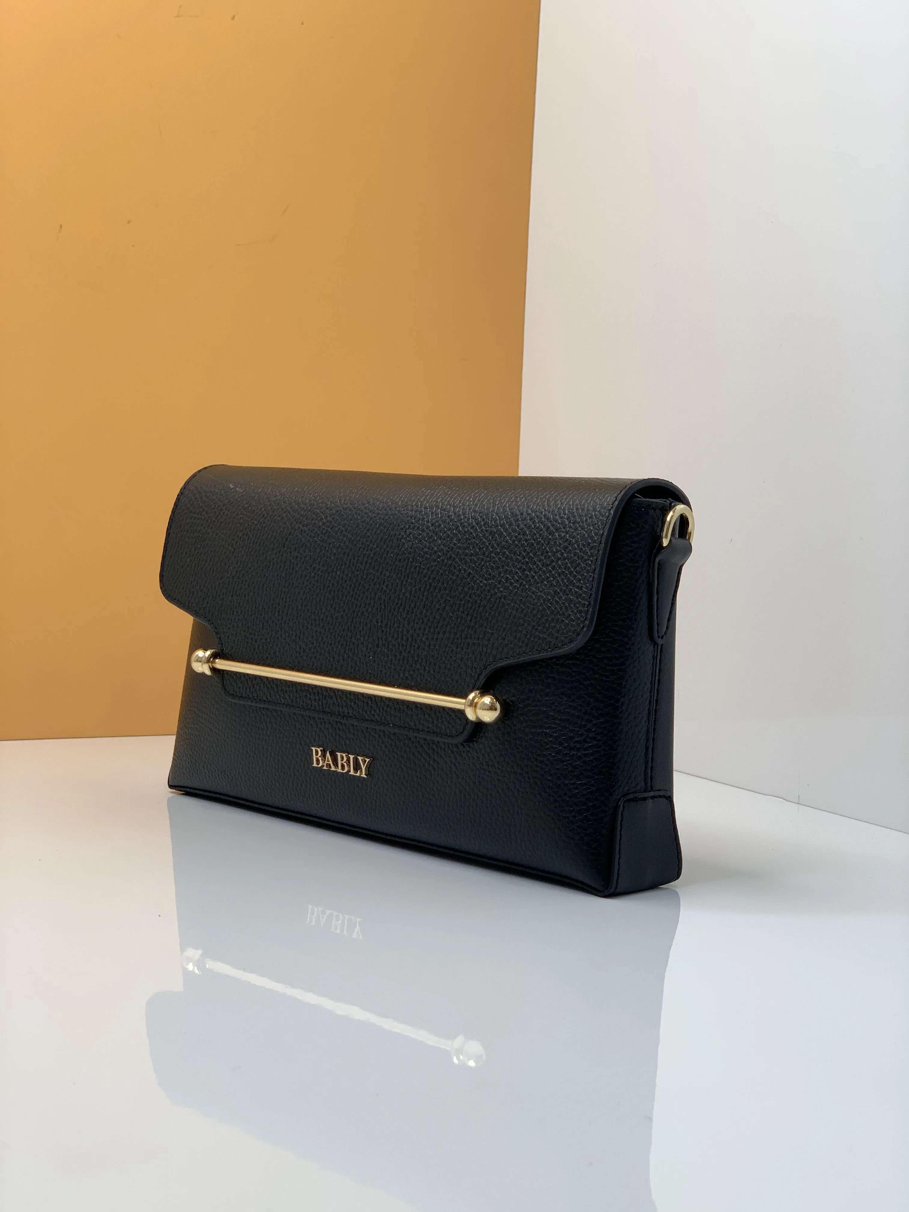 مبینا میل بلند دستی