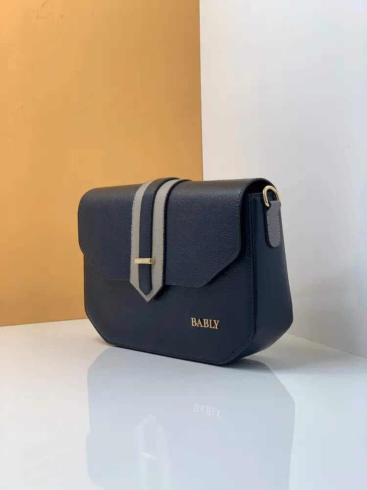 نازنین اسپرت