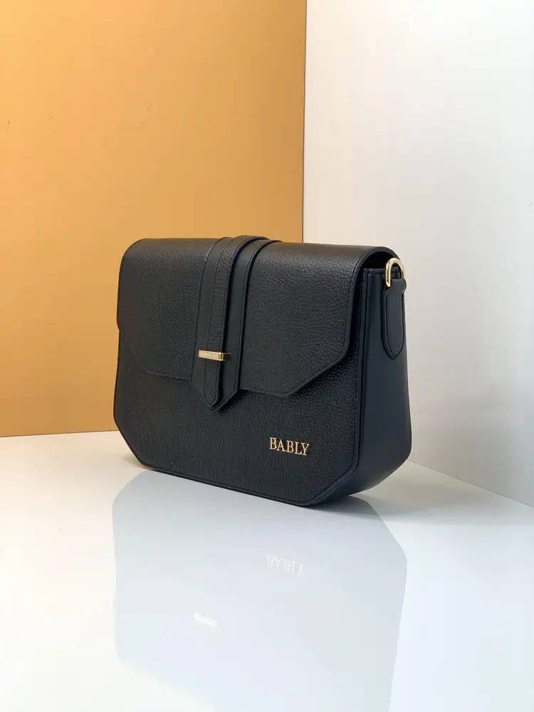 نازنین اسپرت