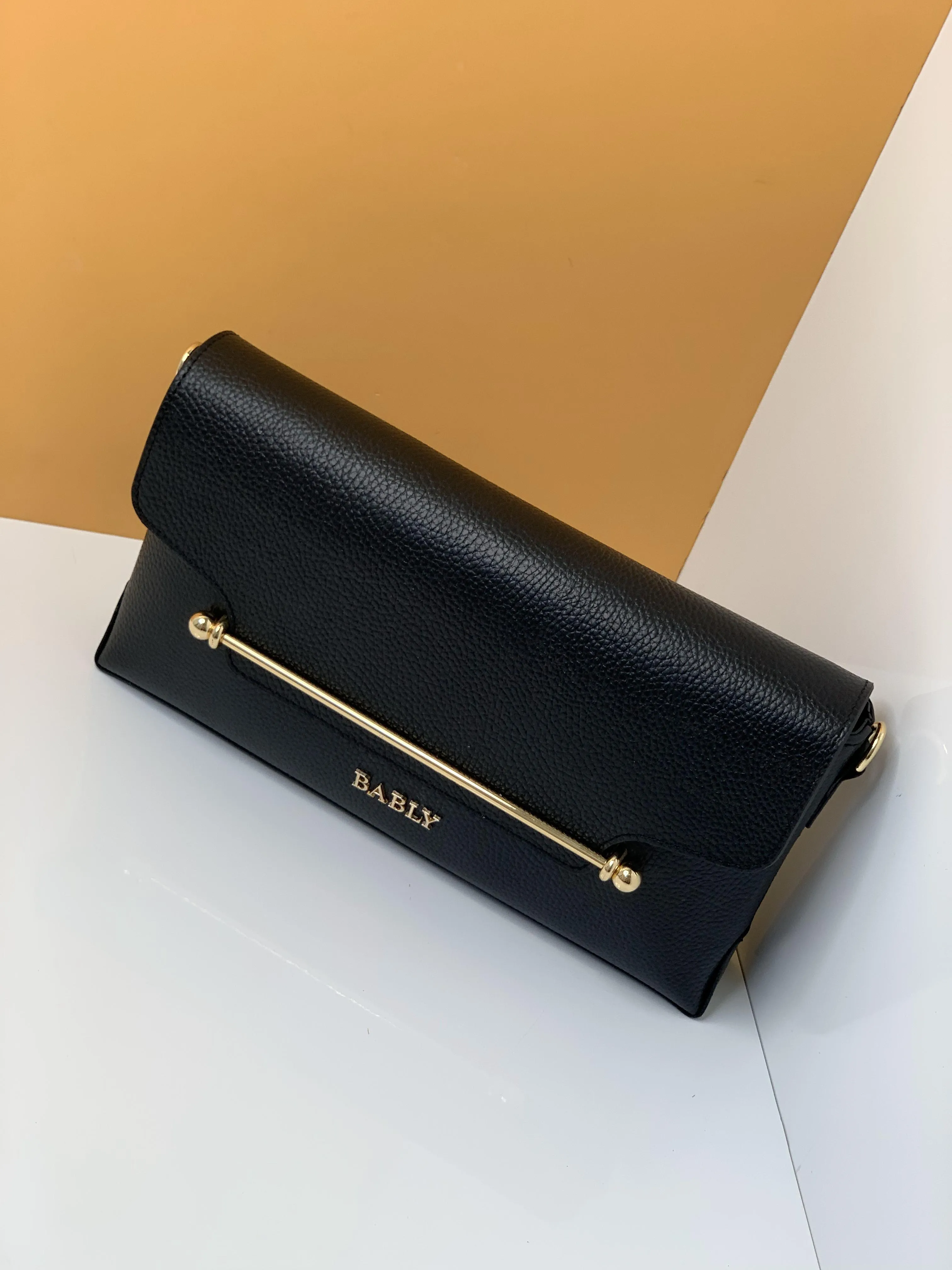 مبینا میل بلند دستی